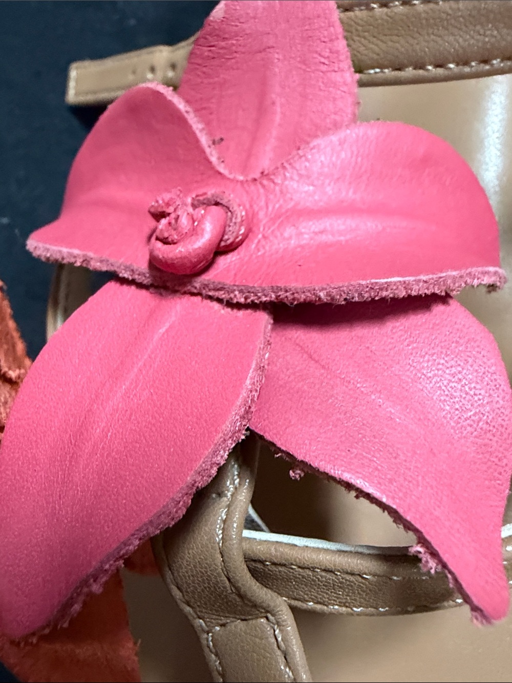 Naturalizer Tan Sandals with Pink Floral Accent - Picture 3 of 10